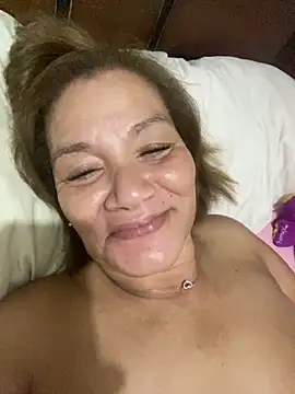 Snapshot of rosanna78322 chatting on June 5, 2026, 2:16 am rosanna78322 online show from June 5, 2026, 2:16 am