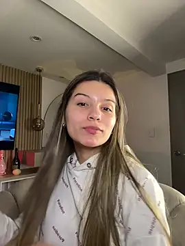 Snapshot of emilyvex chatting on June 18, 2026, 5:06 am emilyvex online show from June 18, 2026, 5:06 am