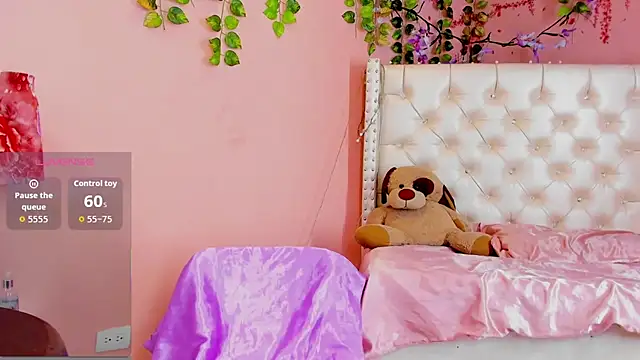 valentinee xo online show from June 11, 2026, 4:42 am