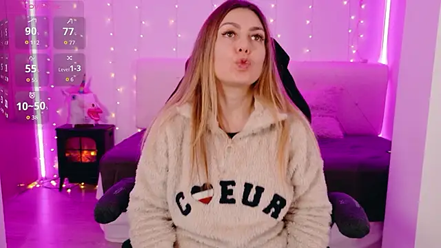 LindaWhite  online show from February 13, 2026, 9:59 pm