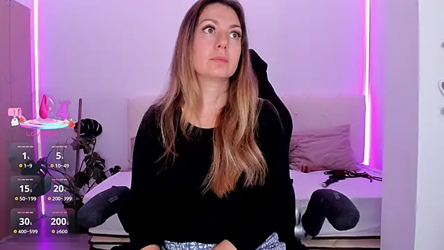 LindaWhite  online show from October 24, 2025, 9:52 am