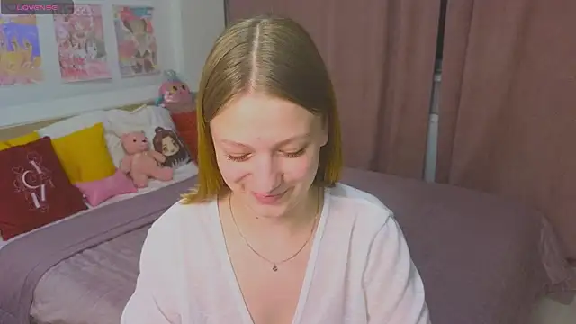 Snapshot of BeatriceLoven chatting on June 14, 2026, 2:24 am BeatriceLoven online show from June 14, 2026, 2:24 am