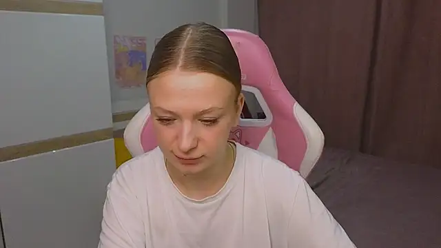 Snapshot of BeatriceLoven chatting on June 3, 2026, 7:09 am BeatriceLoven online show from June 3, 2026, 7:09 am