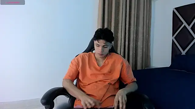 Snapshot of Ithan_Hott chatting on July 4, 2026, 3:46 am Ithan Hott online show from July 4, 2026, 3:46 am