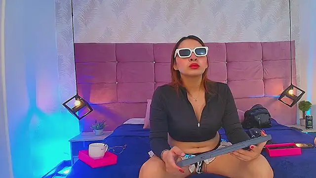 Snapshot of CelesteNeirafg chatting on June 16, 2026, 5:35 pm CelesteNeirafg online show from June 16, 2026, 5:35 pm
