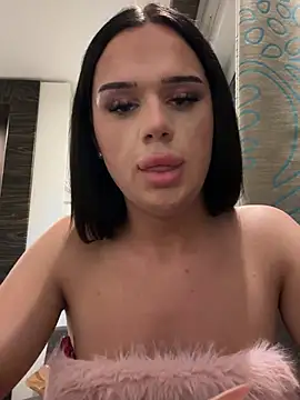 AureliaSatnal online show from May 31, 2026, 10:43 pm