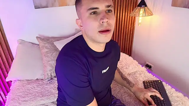 Snapshot of Diiego_Axel chatting on June 2, 2026, 3:28 am Diiego Axel online show from June 2, 2026, 3:28 am
