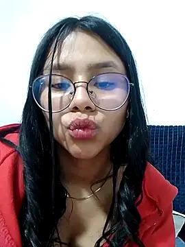 Snapshot of Sofielovee-01 chatting on July 17, 2026, 12:52 am Sofielovee-01 online show from July 17, 2026, 12:52 am
