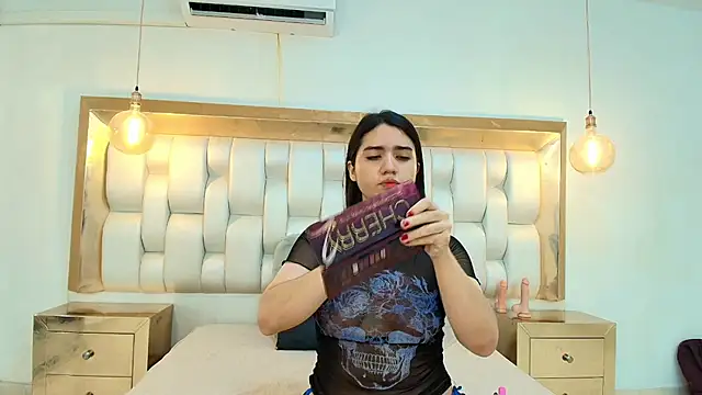LizzyRaven online show from June 27, 2026, 11:38 am