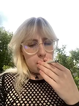 Snapshot of xp_blondie chatting on June 14, 2026, 1:23 pm xp blondie online show from June 14, 2026, 1:23 pm