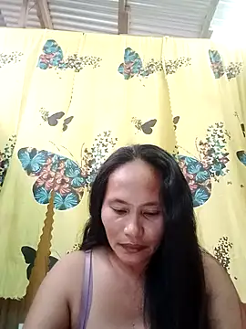 Snapshot of Queenslay chatting on July 8, 2026, 5:19 am Queenslay online show from July 8, 2026, 5:19 am