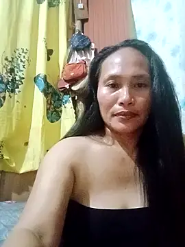 Snapshot of Queenslay chatting on July 1, 2026, 12:05 pm Queenslay online show from July 1, 2026, 12:05 pm