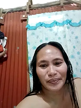 Snapshot of Queenslay chatting on July 4, 2026, 1:01 am Queenslay online show from July 4, 2026, 1:01 am