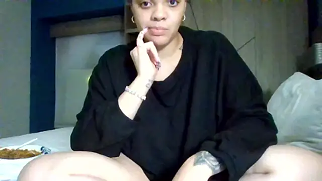 AprilJayyy online show from June 1, 2026, 4:24 am