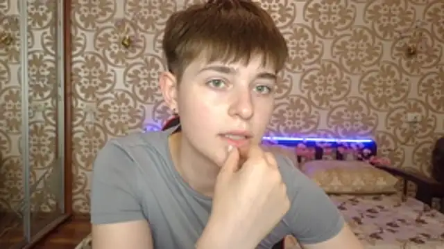 Snapshot of EmyHills chatting on July 26, 2026, 7:43 pm EmyHills online show from July 26, 2026, 7:43 pm