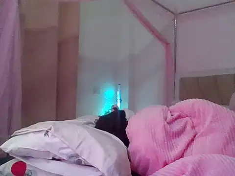 Xannaxx  online show from July 15, 2026, 3:13 am