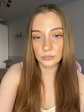 emilurrre online show from June 15, 2026, 5:29 am