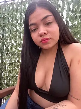 Laura pinkk18 online show from June 1, 2026, 2:06 pm