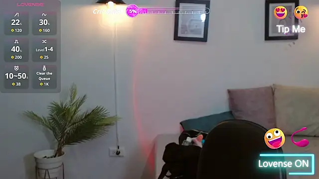Snapshot of Tiffany_Bu chatting on July 8, 2026, 1:45 pm Tiffany Bu online show from July 8, 2026, 1:45 pm
