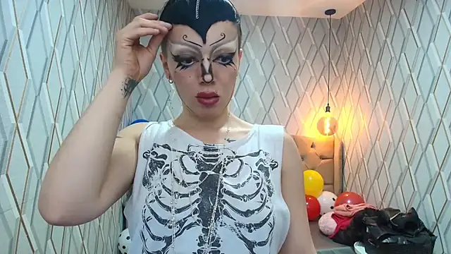 Snapshot of JeannMarie chatting on July 2, 2026, 3:23 am JeannMarie online show from July 2, 2026, 3:23 am