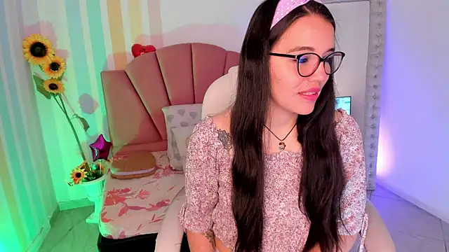 Emma lakshmi online show from June 10, 2026, 2:18 pm