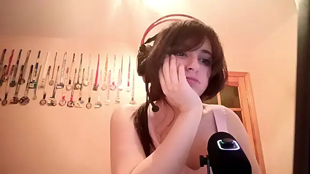 Snapshot of bunnyhoneylovehands chatting on June 13, 2026, 7:34 pm bunnyhoneylovehands online show from June 13, 2026, 7:34 pm