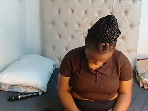 Snapshot of Lihle_00 chatting on June 18, 2026, 7:08 pm Lihle 00 online show from June 18, 2026, 7:08 pm