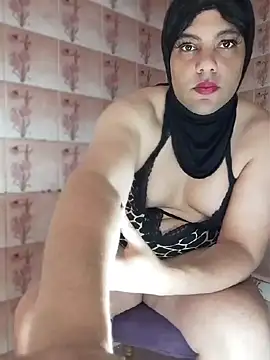 LenaQPeach online show from August 9, 2026, 12:55 pm
