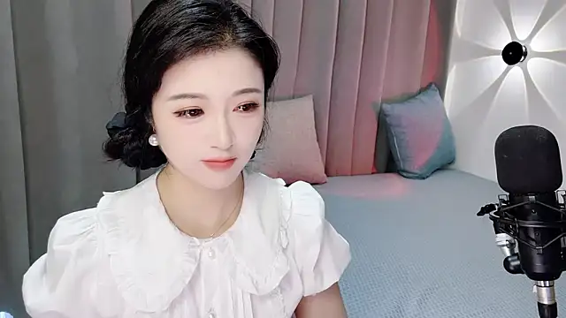 Snapshot of Momo-Wow chatting on June 21, 2026, 6:41 am Momo-Wow online show from June 21, 2026, 6:41 am