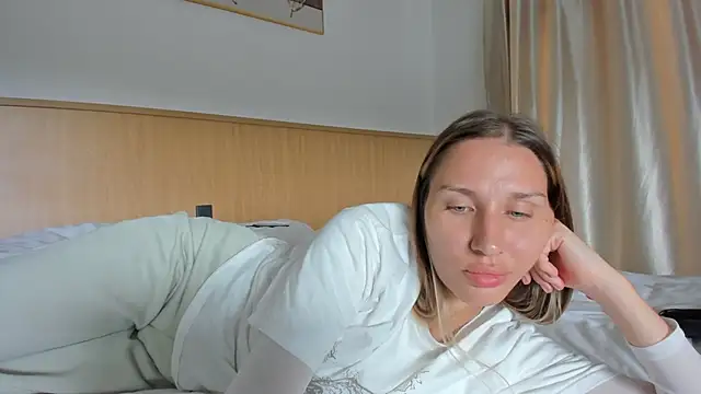 SofiClimbing online show from March 14, 2026, 5:46 am