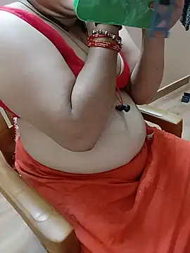Snapshot of silky_rose29 chatting on July 1, 2026, 3:45 pm silky rose29 online show from July 1, 2026, 3:45 pm