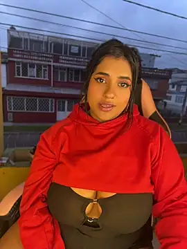 Nahomy-fire online show from July 3, 2026, 10:44 am
