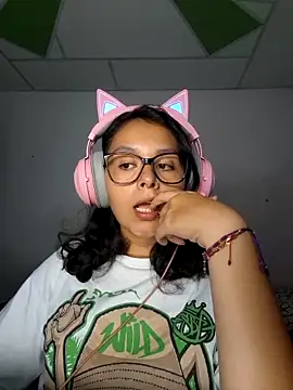Snapshot of Miss_kittyX chatting on June 17, 2026, 12:00 am Miss kittyX online show from June 17, 2026, 12:00 am