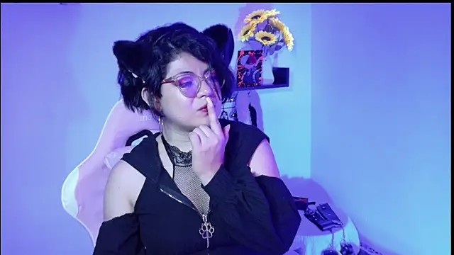 Snapshot of Meow_cat4 chatting on July 22, 2026, 5:48 pm Meow cat4 online show from July 22, 2026, 5:48 pm