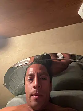 Snapshot of latinj11 chatting on June 2, 2026, 4:12 am latinj11 online show from June 2, 2026, 4:12 am