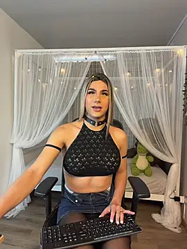 Martinaa Rose online show from June 25, 2026, 12:54 pm