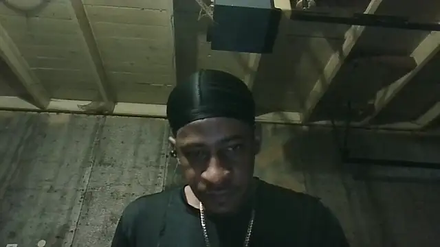 Snapshot of Leo99842 chatting on July 4, 2026, 6:45 pm Leo99842 online show from July 4, 2026, 6:45 pm