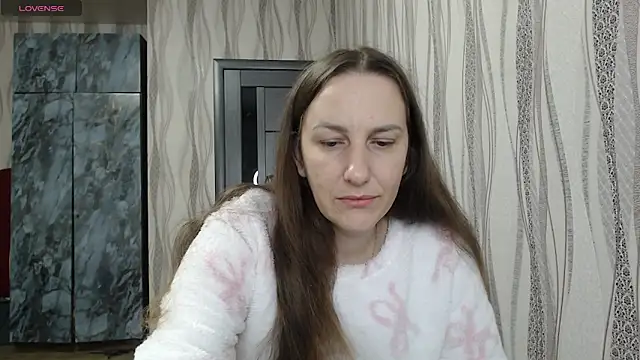 Snapshot of Yevgeshka-Milashka chatting on November 12, 2025, 5:11 am Yevgeshka-Milashka online show from November 12, 2025, 5:11 am