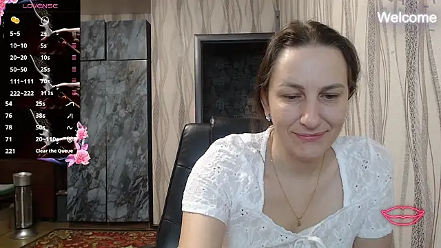 Snapshot of Yevgeshka-Milashka chatting on December 3, 2025, 3:51 am Yevgeshka-Milashka online show from December 3, 2025, 3:51 am