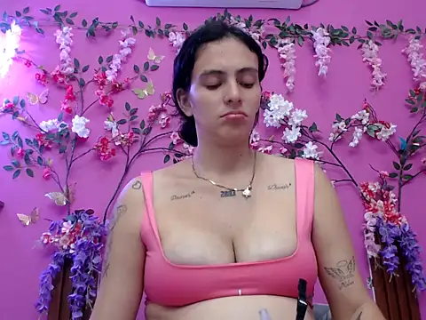 kasandracute18 online show from June 20, 2026, 6:18 am
