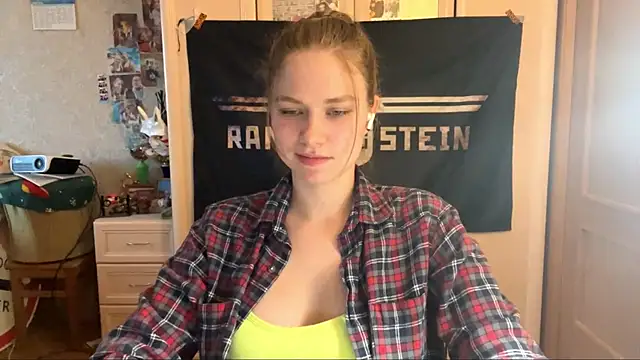 Snapshot of Codi_Rostersy chatting on July 7, 2026, 5:27 pm Codi Rostersy online show from July 7, 2026, 5:27 pm
