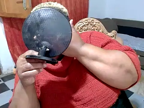 ROSESNICKER00 online show from June 26, 2026, 3:51 pm
