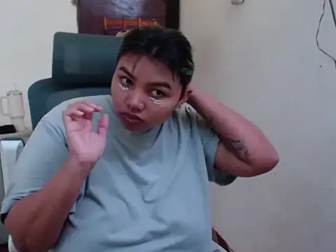 Snapshot of kimy_19 chatting on June 19, 2026, 8:14 pm kimy 19 online show from June 19, 2026, 8:14 pm