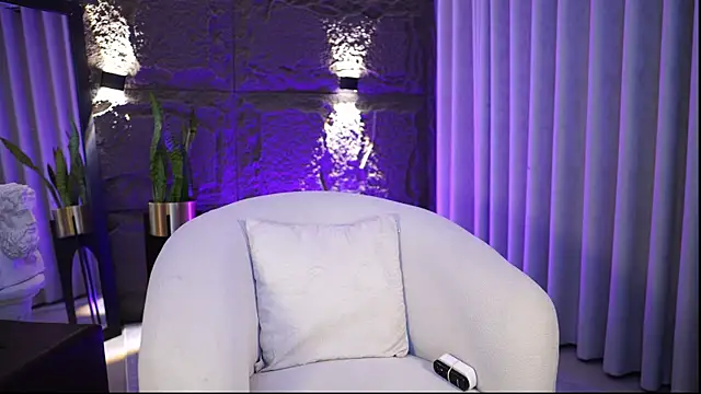 Snapshot of AlegraBrown chatting on June 6, 2026, 10:59 pm AlegraBrown online show from June 6, 2026, 10:59 pm