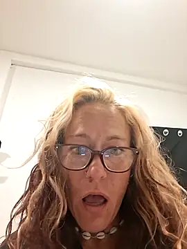 Snapshot of lusciouspider chatting on June 22, 2026, 1:11 am lusciouspider online show from June 22, 2026, 1:11 am