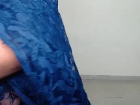 Snapshot of Elle_lala chatting on July 10, 2026, 4:34 am Elle lala online show from July 10, 2026, 4:34 am