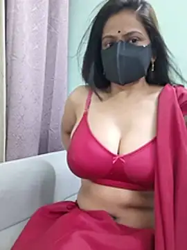 Snapshot of Yours_Stepmom chatting on July 1, 2026, 4:02 am Yours Stepmom online show from July 1, 2026, 4:02 am
