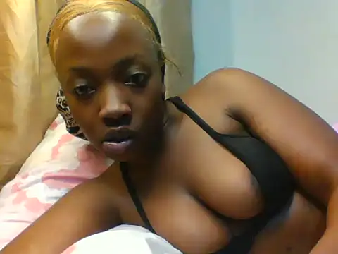 Snapshot of LustforBrownie chatting on June 3, 2026, 5:06 pm LustforBrownie online show from June 3, 2026, 5:06 pm
