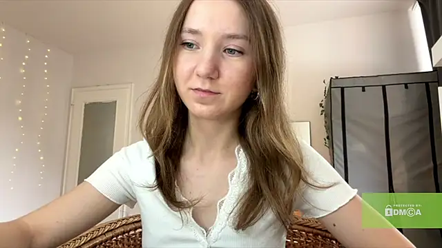 Snapshot of smalllisa chatting on June 30, 2026, 3:45 pm smalllisa online show from June 30, 2026, 3:45 pm