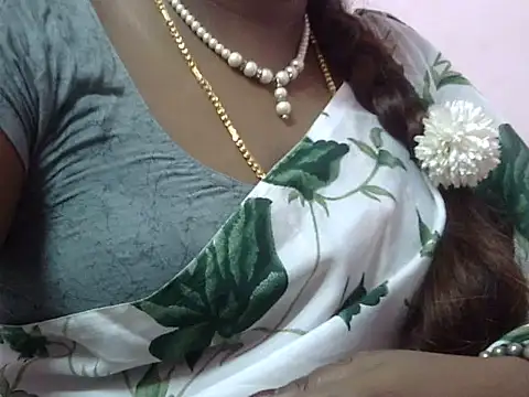 Snapshot of tamil-priyaaa chatting on July 22, 2026, 4:53 pm tamil-priyaaa online show from July 22, 2026, 4:53 pm